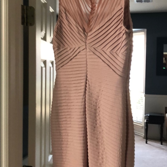 Dress - Picture 7 of 7